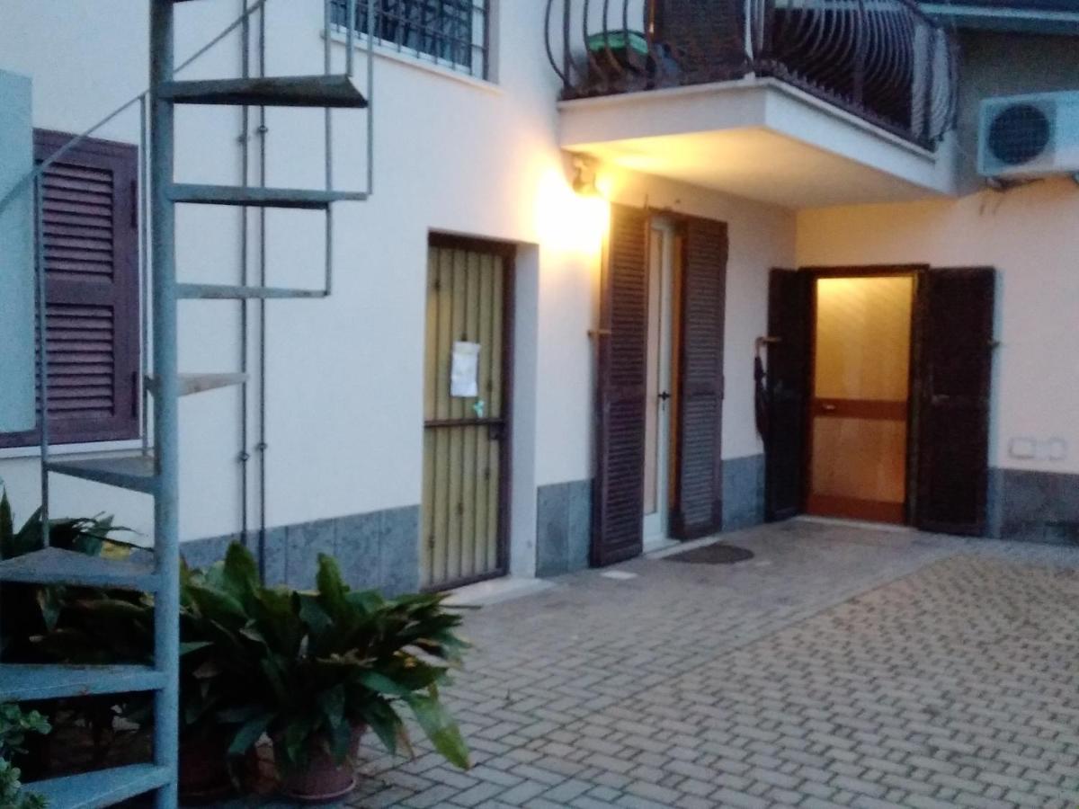 A La Vue: Shared Bath with AC near Fiera di Roma Hotel Fiumicino Exterior photo